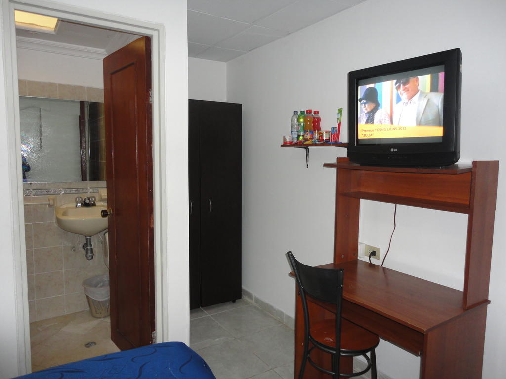 Hotel Fenix Real Bogotá Quarto foto